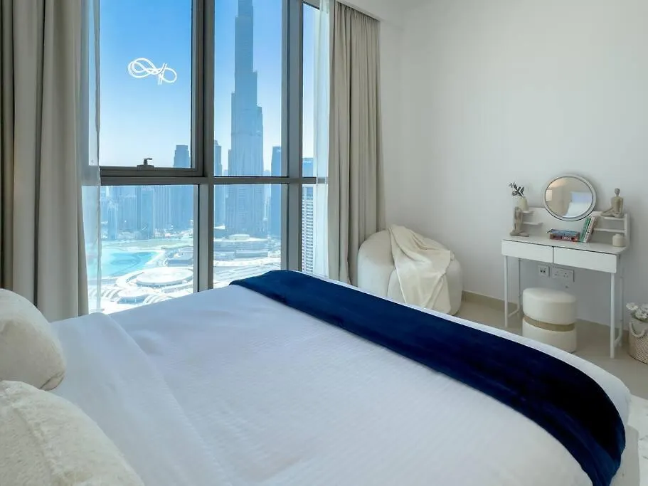 3Br Plus Maids With Full Burj Khalifa Views Dubai Apartment