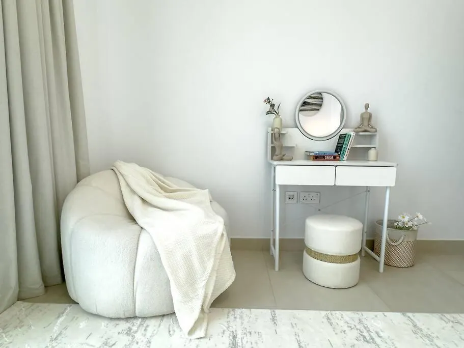 3Br Plus Maids With Full Burj Khalifa Views Dubai Apartment